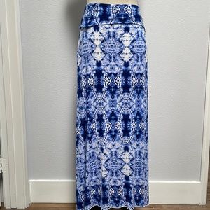 ✨ 2 for $15 ✨ Green Envelope maxi skirt size L